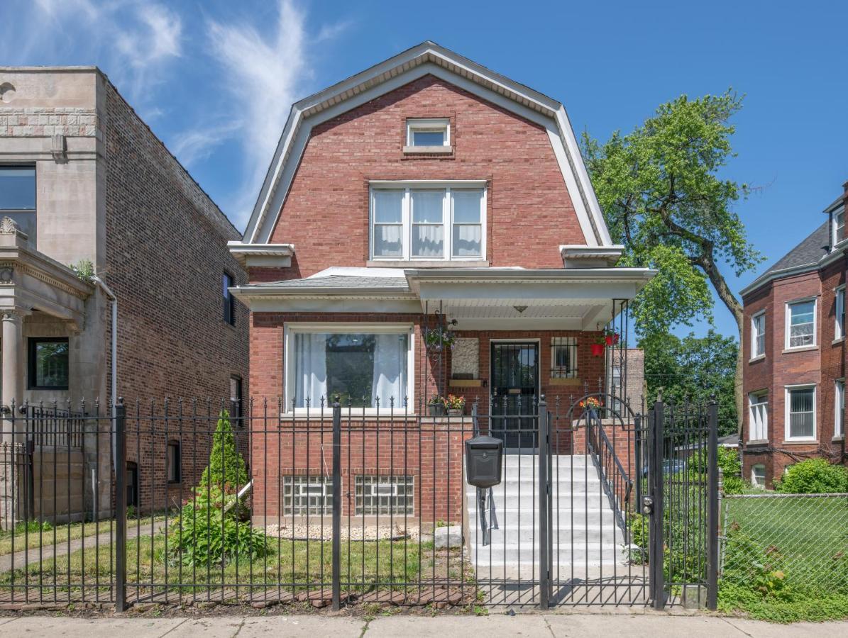 Spacious 5-Br House Near Transit W Parking Chicago Exterior photo