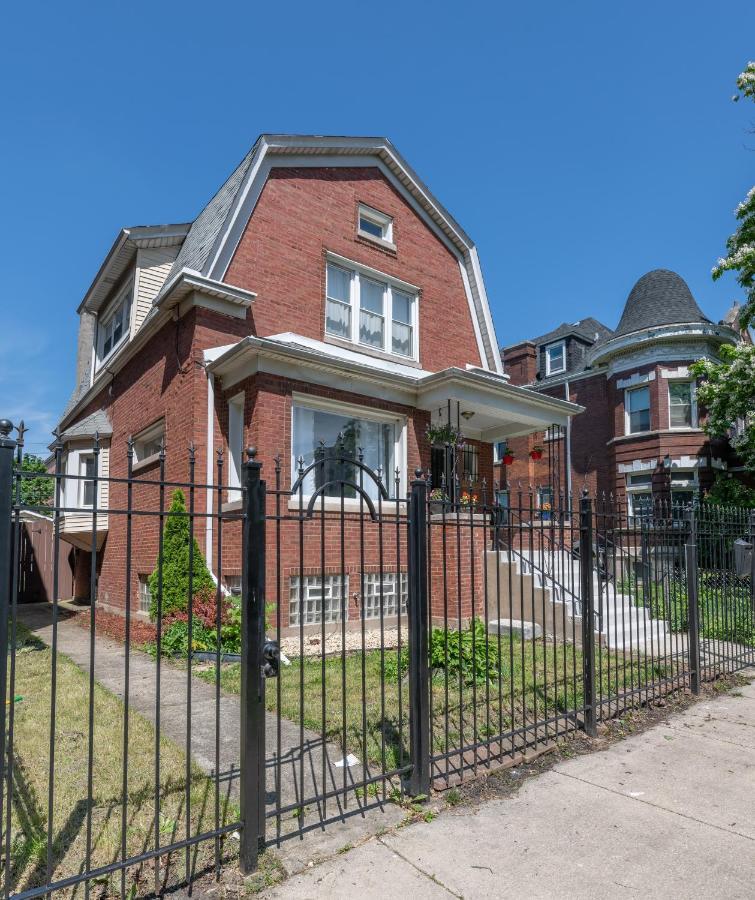 Spacious 5-Br House Near Transit W Parking Chicago Exterior photo