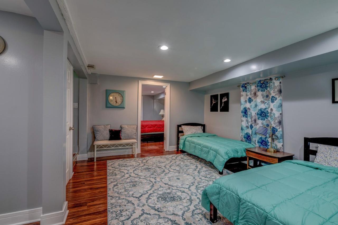 Spacious 5-Br House Near Transit W Parking Chicago Exterior photo