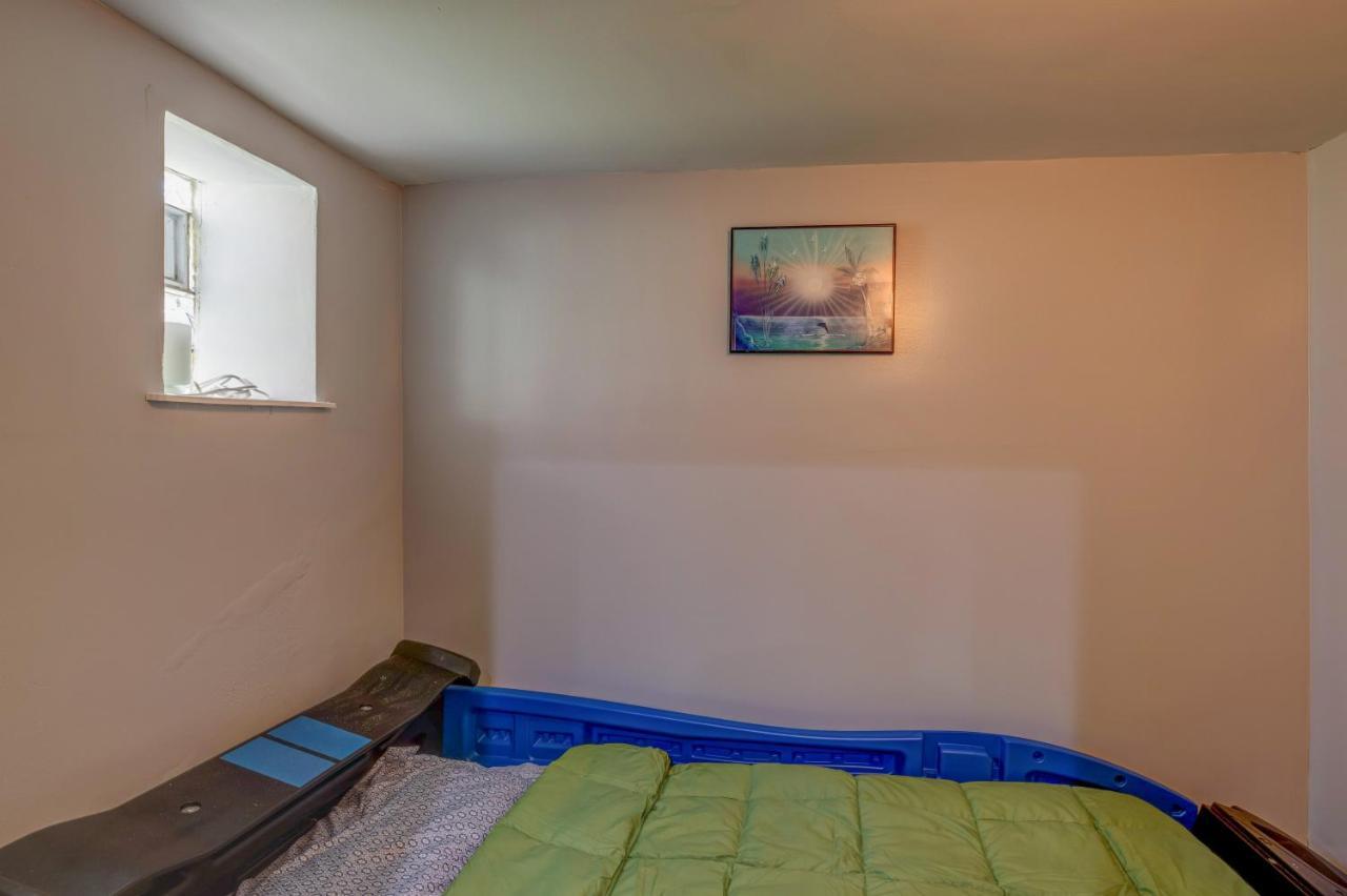 Spacious 5-Br House Near Transit W Parking Chicago Exterior photo