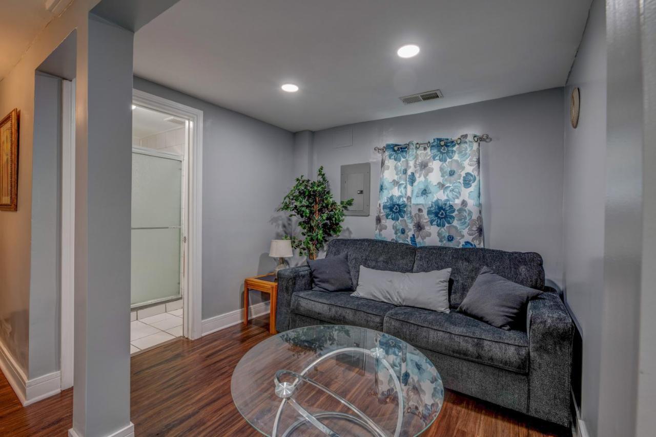 Spacious 5-Br House Near Transit W Parking Chicago Exterior photo
